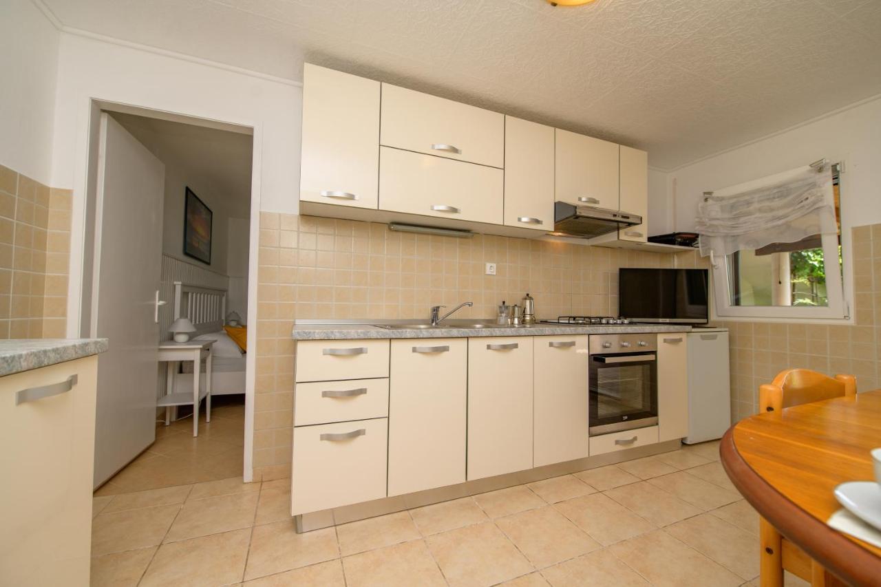 Apartments By The Sea Nerezine, Losinj - 7963 Esterno foto